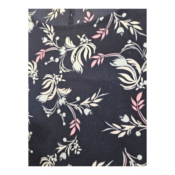 Lane Bryant Navy Floral Ruffled Short Sleeve Blouse Size 24 - Picture 4 of 8